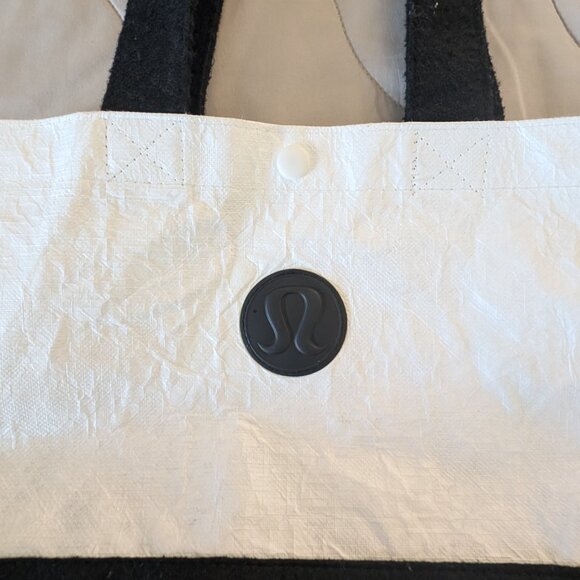 Lululemon Small Reusable Bag - Picture 3 of 7